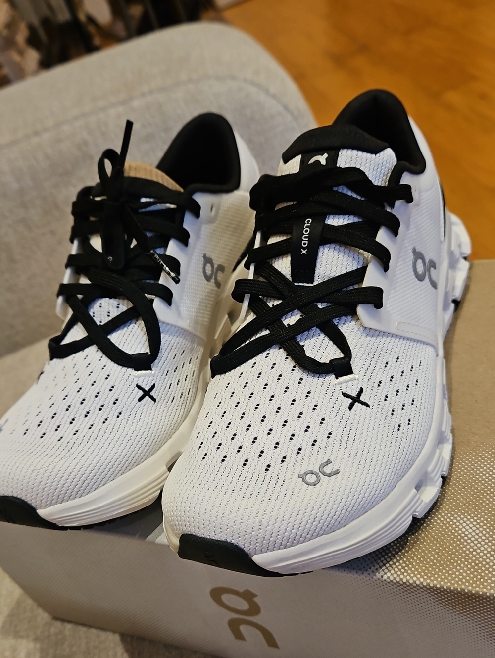 On Clouds Sneakers Cloud X Sz8 NIB - Picture 2 of 10